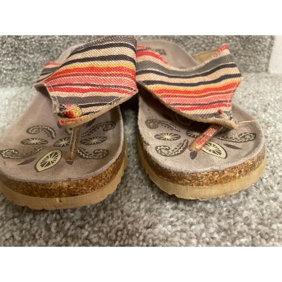 Muk Luks Canvas Striped Thong Wedge Sandal, sz 39 - Picture 4 of 6
